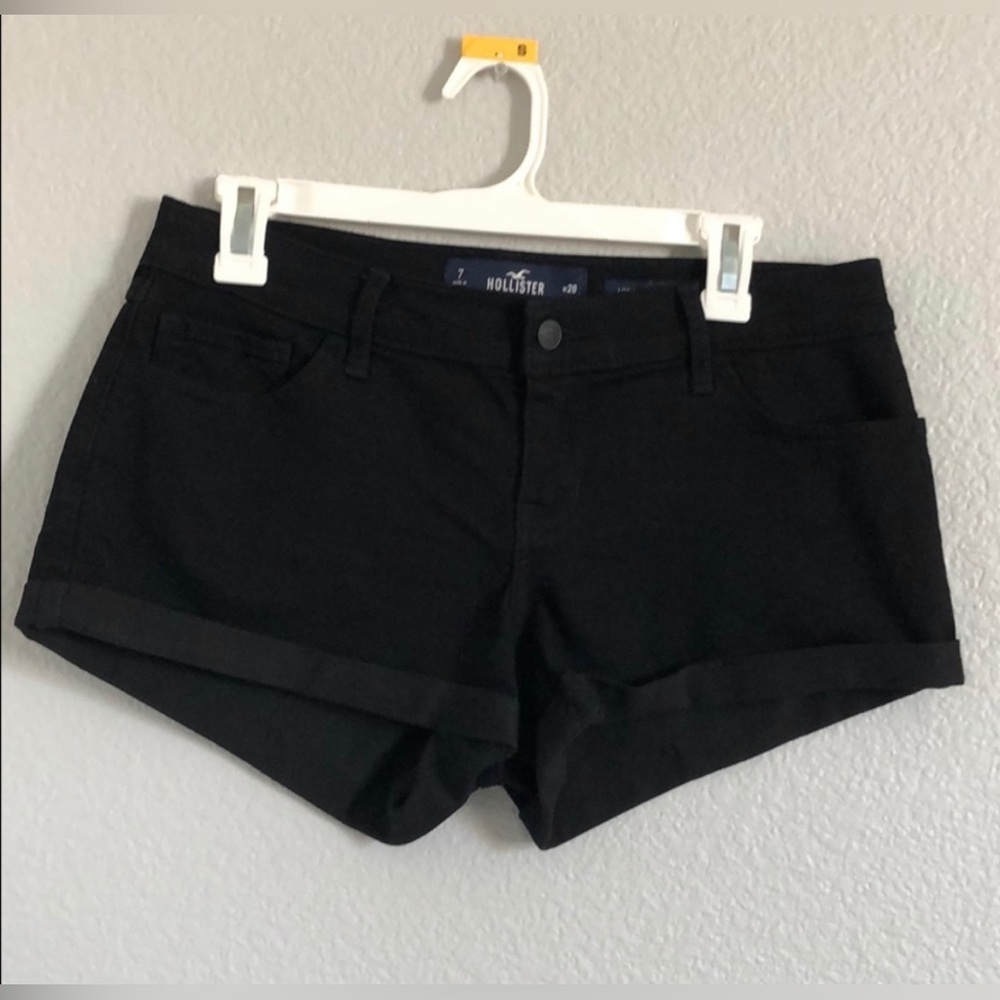 Low-rise Hollister Black Shorts Size 7